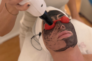 Carbón activo, el aliado detox para limpiar tu piel en profundidad